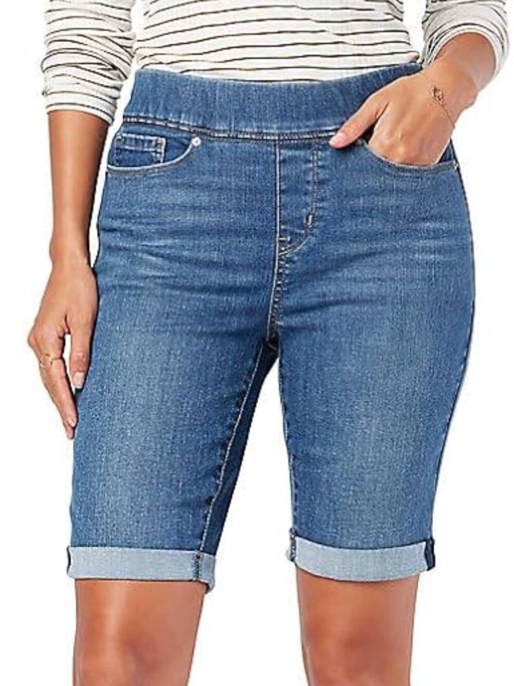 Levi Strauss Signature Gold Women's Totally Shaping Pull on Bermuda Shorts 18